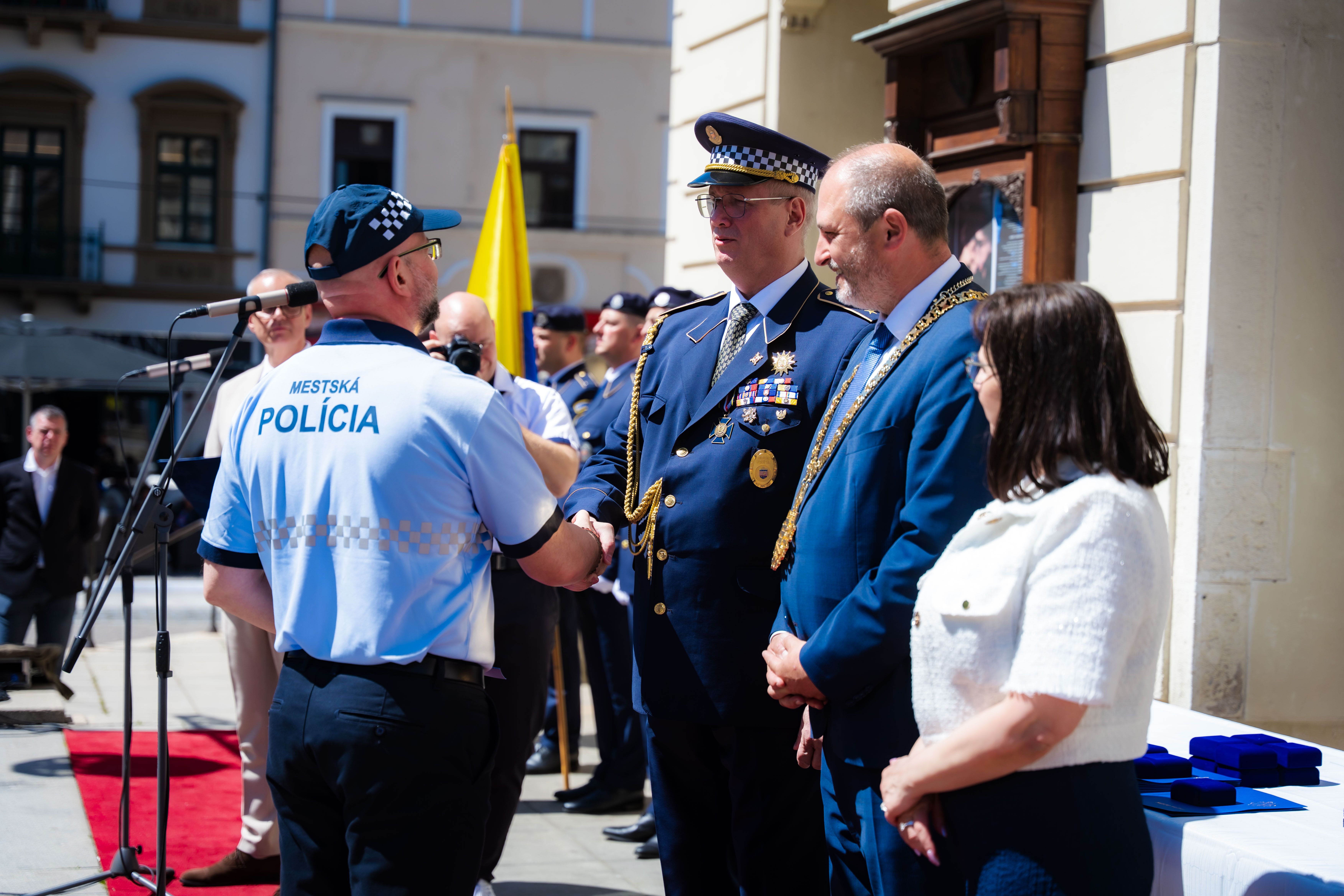 Slavnostne ocenovanie prislusnikov Mestskej policie mesta Kosice -1-71